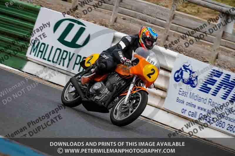 Vintage motorcycle club;eventdigitalimages;mallory park;mallory park trackday photographs;no limits trackdays;peter wileman photography;trackday digital images;trackday photos;vmcc festival 1000 bikes photographs